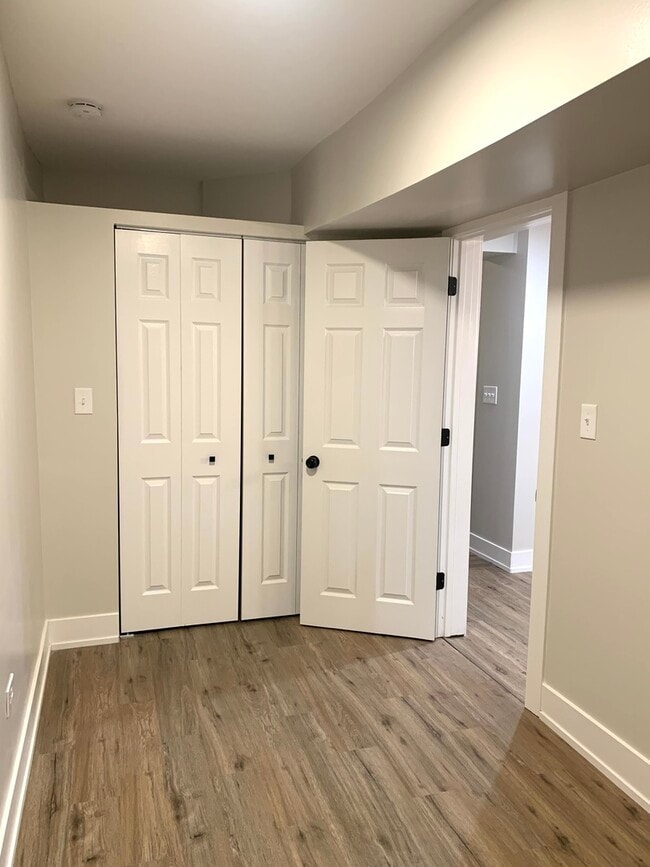 Building Photo - 1943 N Winchester Ave