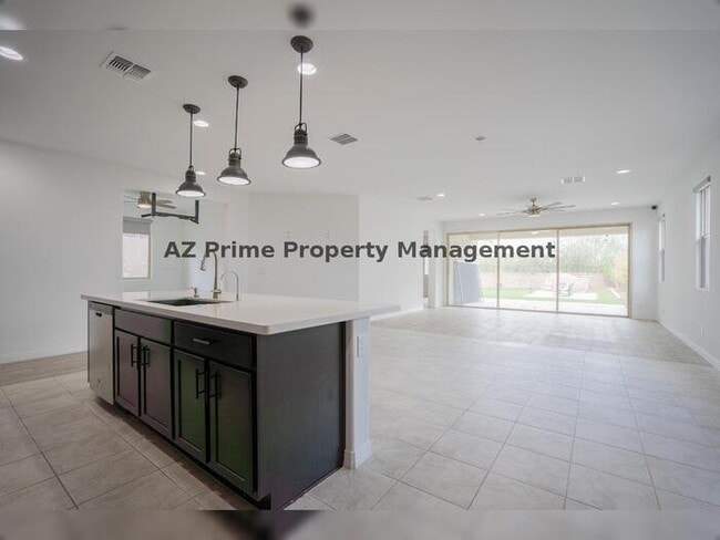 Building Photo - 16512 W Desert Ln