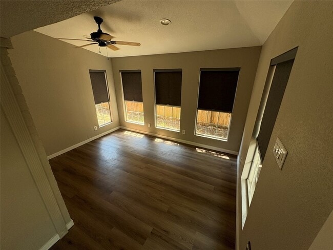 Building Photo - 2710 Vistaview Dr