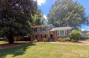 Building Photo - 6724 Sunview Dr