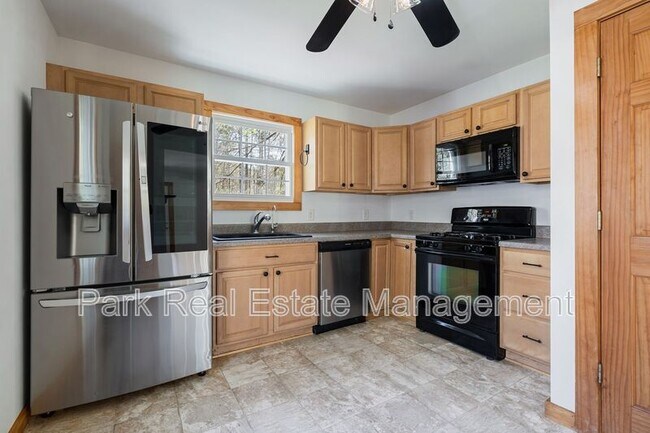 Building Photo - 35 Hedgecock Farm