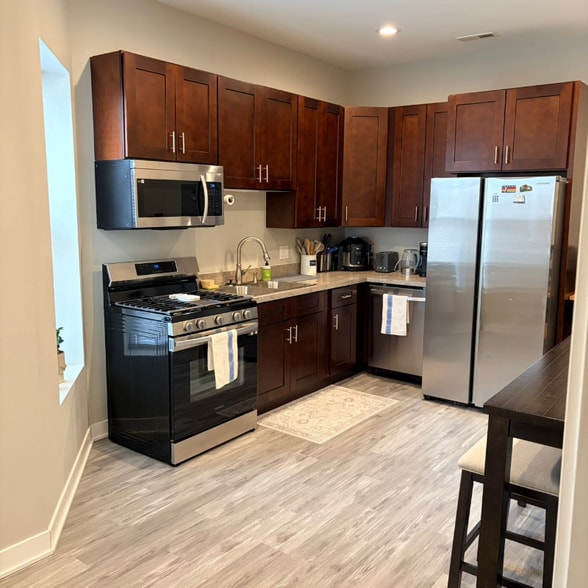 Building Photo - 4753 S St Lawrence Ave