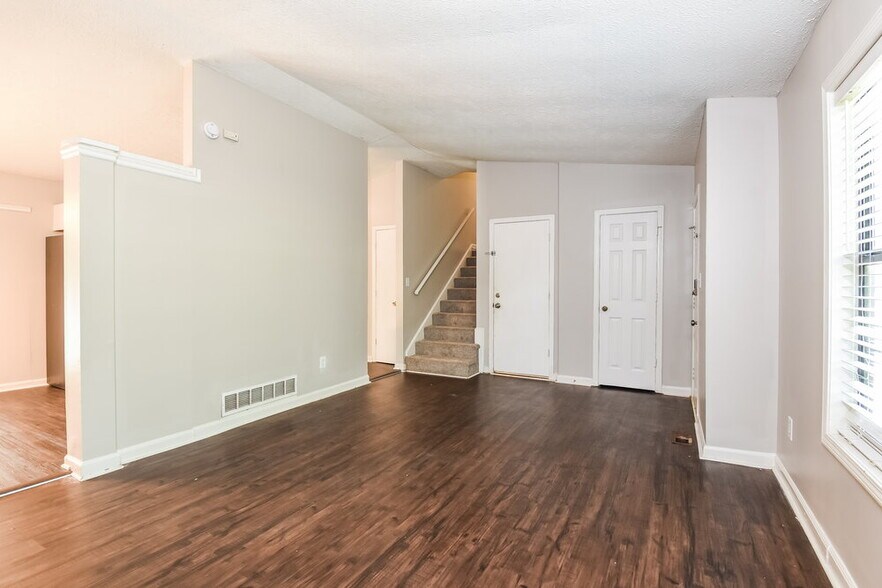 Building Photo - 1009 Hicksmil Dr SW