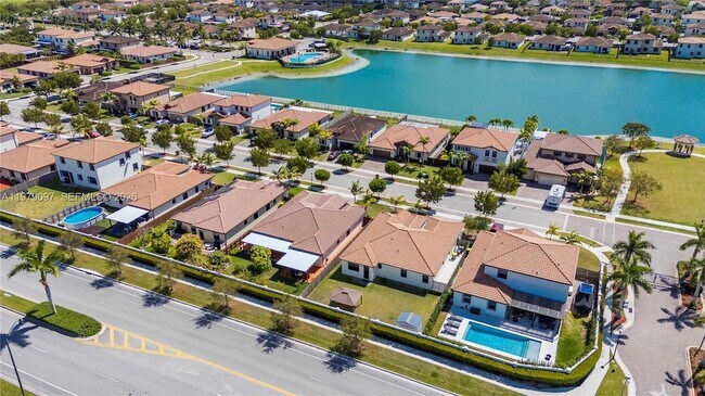 Building Photo - 2541 SE 1st St