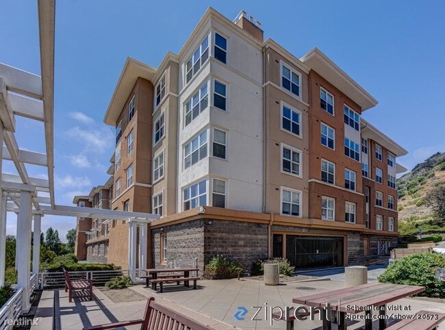 Primary Photo - 2 br, 2 bath Condo - 1 Crescent Way, San F...