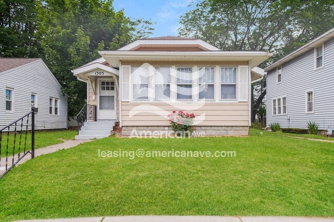 Building Photo - 1305 N Meade St