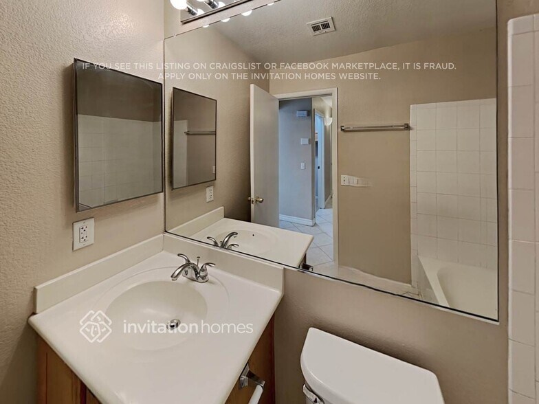 Building Photo - 3413 Travelers Ct