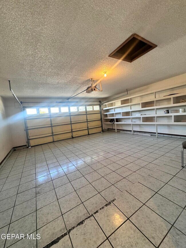 Building Photo - 386 McCune Rd