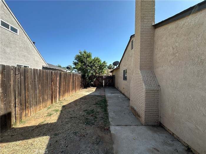 Building Photo - 14310 Agave St
