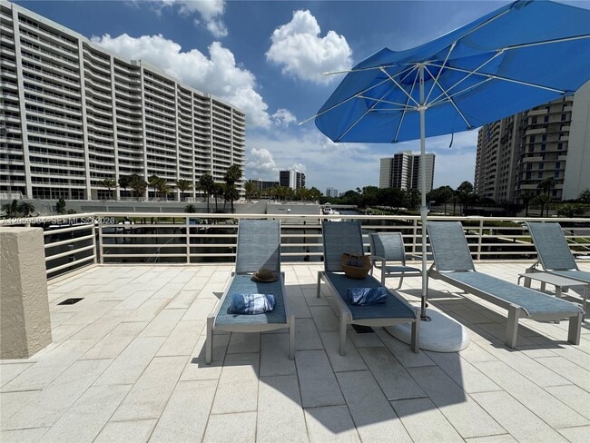 Building Photo - 4201 N Ocean Blvd