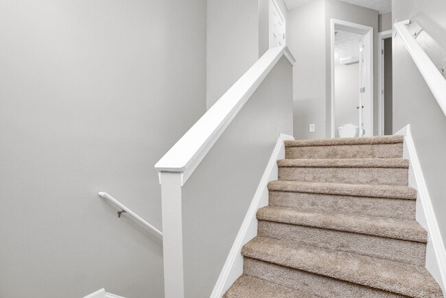 Building Photo - 241 Village Square Dr