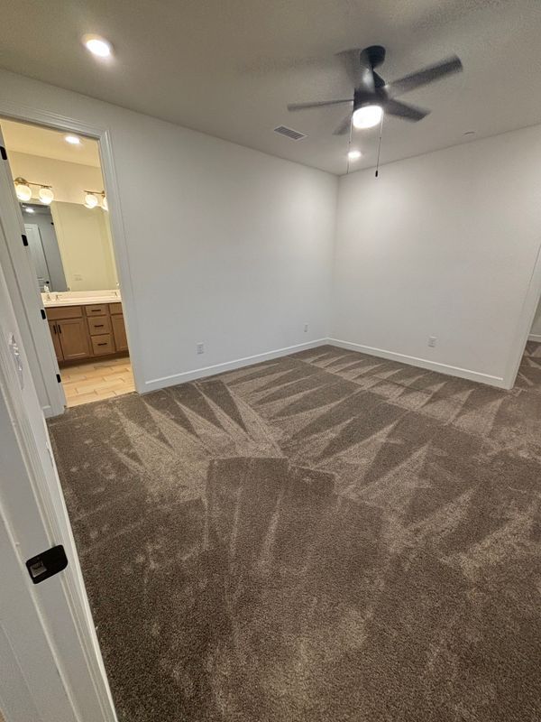 Building Photo - 2121 W Sonoran Desert Dr