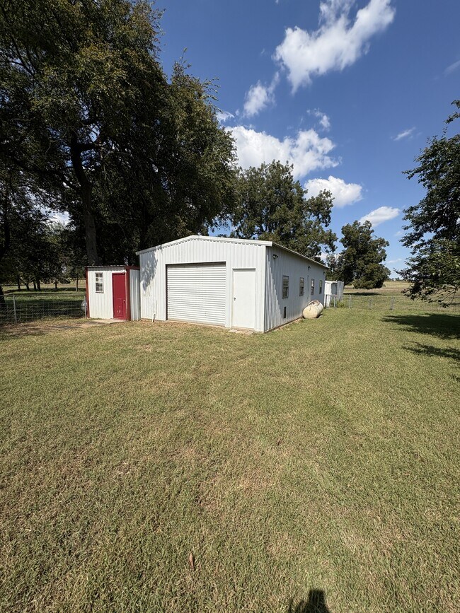 Building Photo - 23185 CR 3520