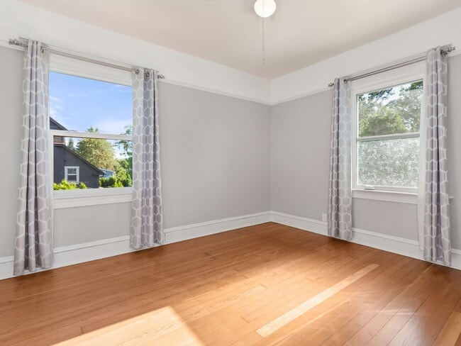 Building Photo - 5 bedroom, 2 bath in North Portland - Bois...