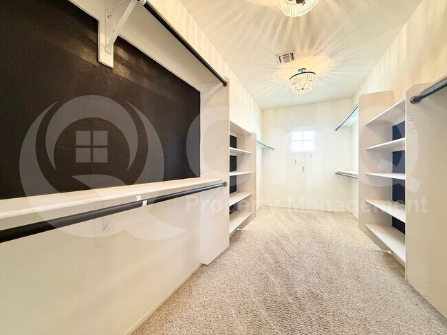 Building Photo - 12908 W Sierra Vista Dr