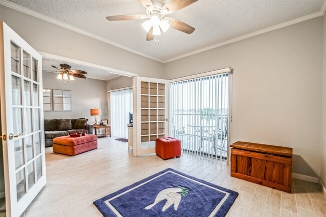 Building Photo - 351 Lakeside Ln