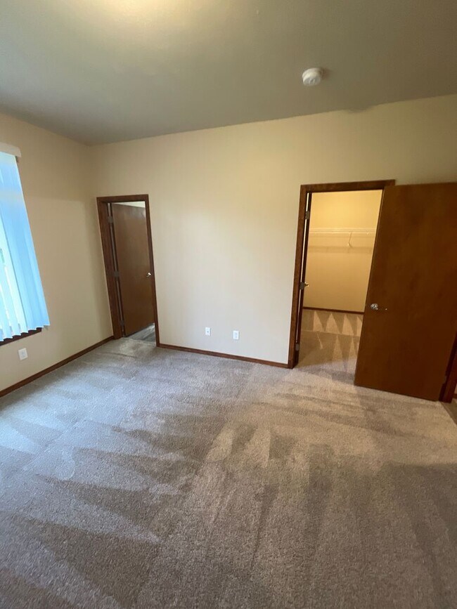 Building Photo - ***COMING SOON 11/2025*** Welcome Home to ...