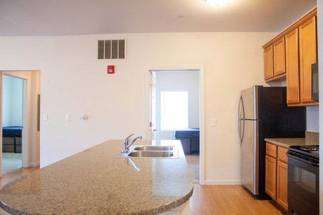 Interior Photo - 606 E Stoughton