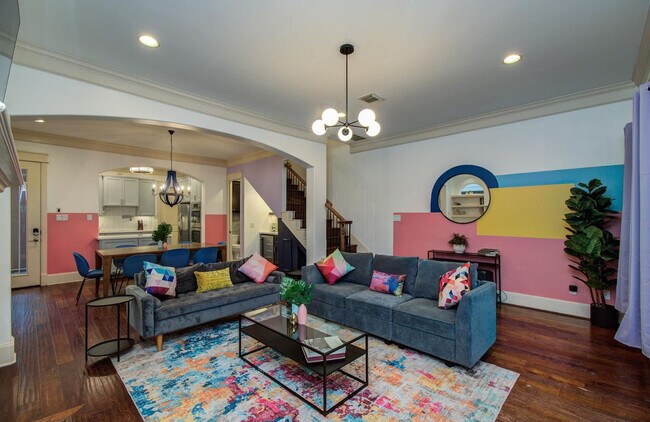 Building Photo - 1204 E 29th St