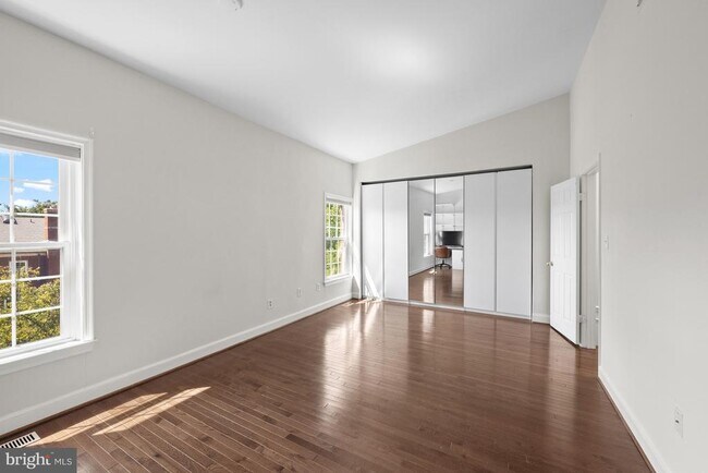 Building Photo - 3545 Winfield Lane Northwest