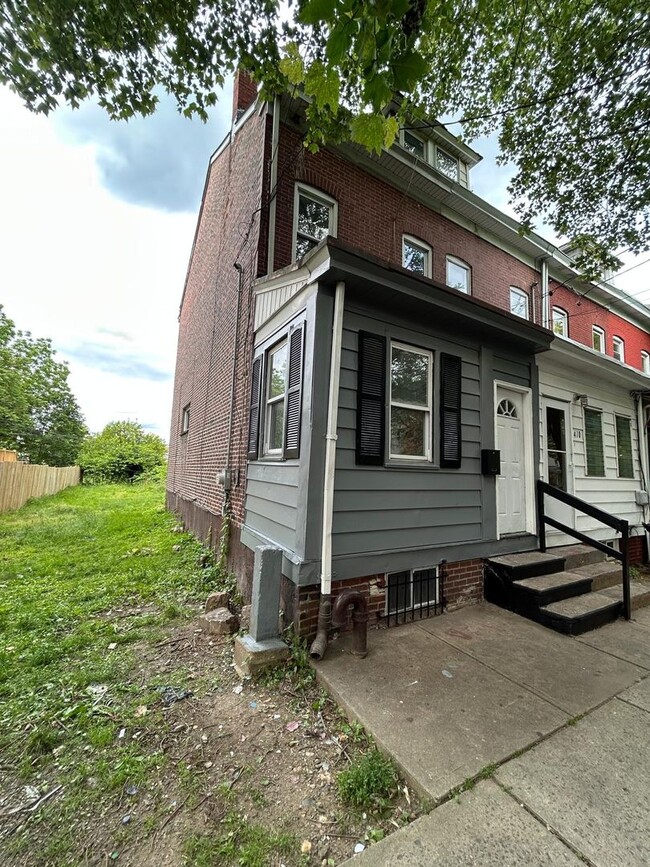 Building Photo - 412 Stuyvesant Ave