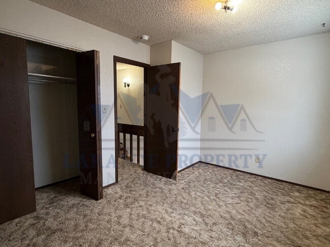 Building Photo - 808 E Canby St