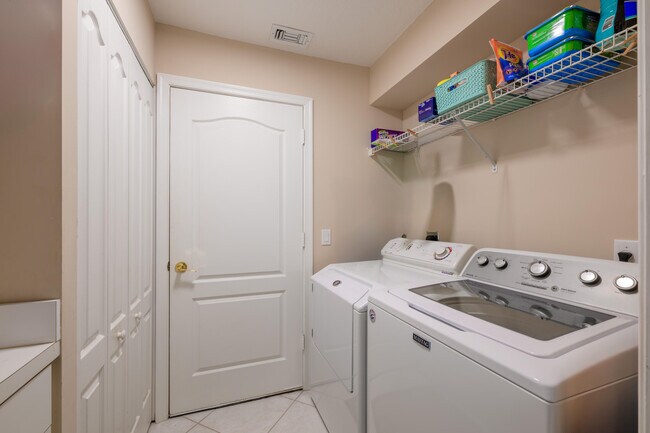 Building Photo - 4139 NE Moon River Cir