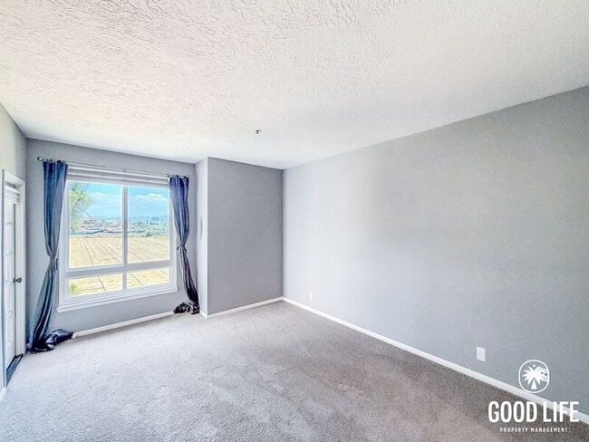 Building Photo - 5895 Friars Rd