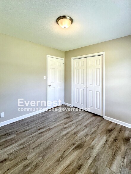 Building Photo - 1300 Chucker Dr