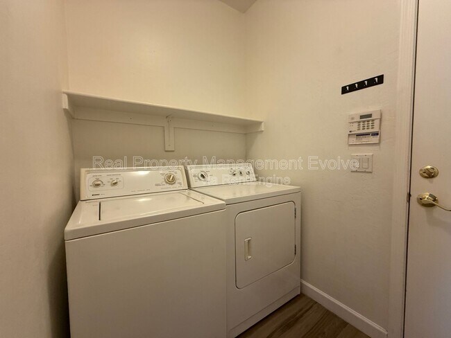 Building Photo - 8278 W Charter Oak Rd