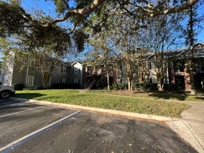 Building Photo - Sail Cove 2/2 Upstairs Condo Available Now!