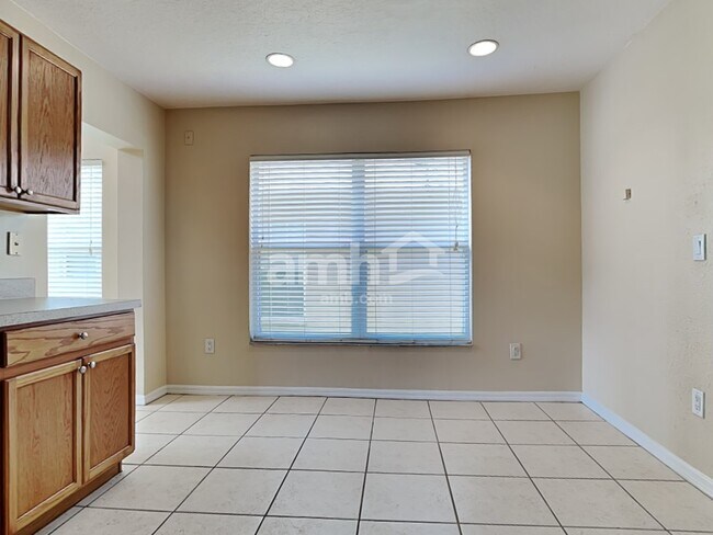 Building Photo - 5233 Mango Fruit St