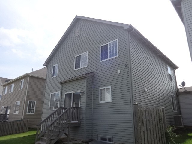 Building Photo - 1204 Stonecrop Ln