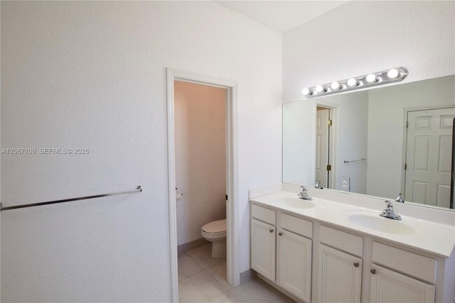 Building Photo - 20733 NE 10th Ct