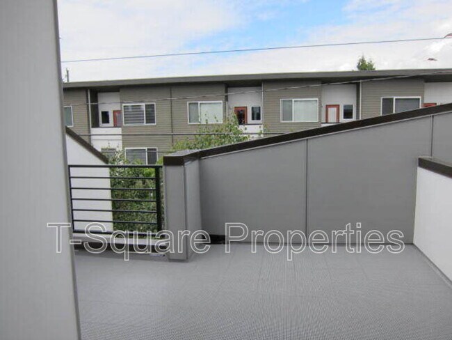 Building Photo - 3905 SW Findlay St