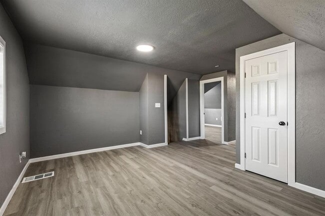 Building Photo - 1320 W Frisco St