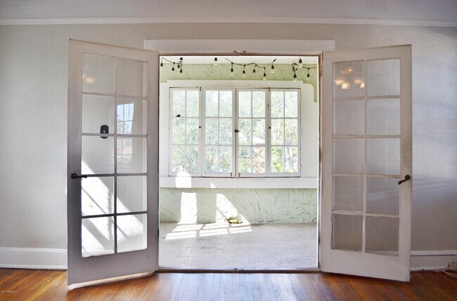 Building Photo - 2952 Park St