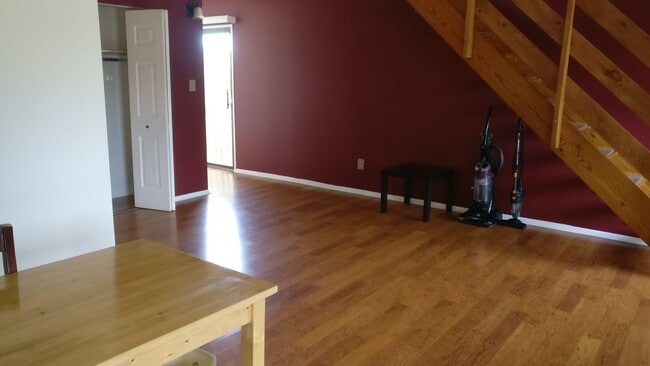 Dining space - 804 Stratford Dr