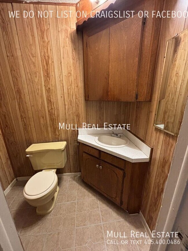 Building Photo - 1037 Tabor Dr