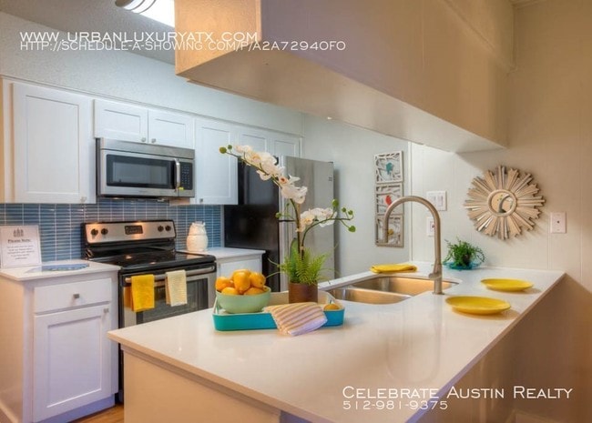 Building Photo - Duet on 39th