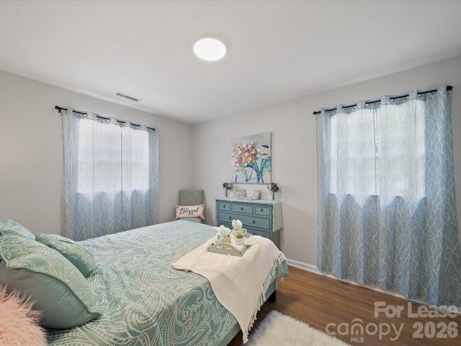 Building Photo - 2213 Milton Rd