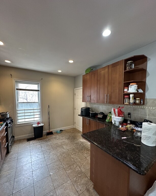 Building Photo - 8 Montfern Ave