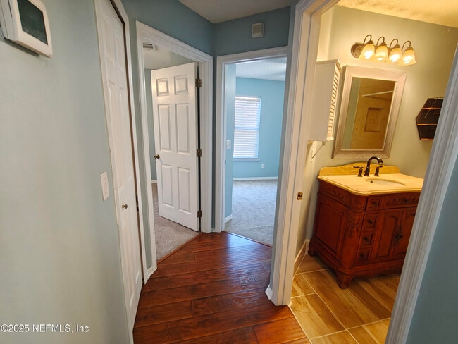 Building Photo - 8971 Rockpond Meadows Dr