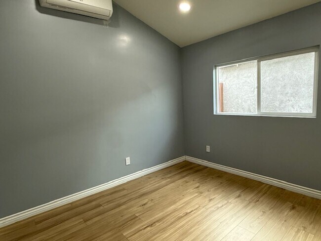 Building Photo - 1616 E Harding St