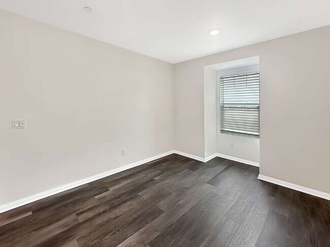 Building Photo - Modern 3-Bedroom Home in Vista Canyon – Prime Canyon Country Location Near the Vista Canyon Multi...