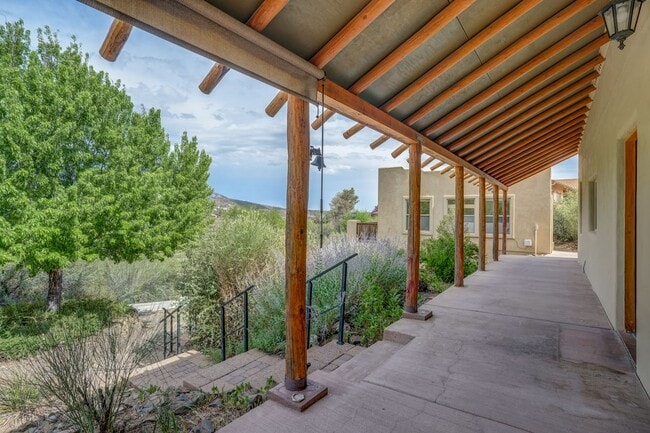 Building Photo - Just reduced! 2 Bedroom plus Office in Mai...