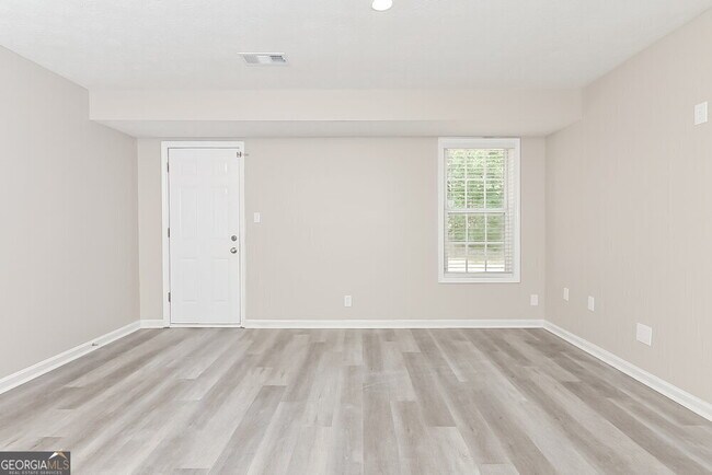 Building Photo - 130 Harbour Lake Dr