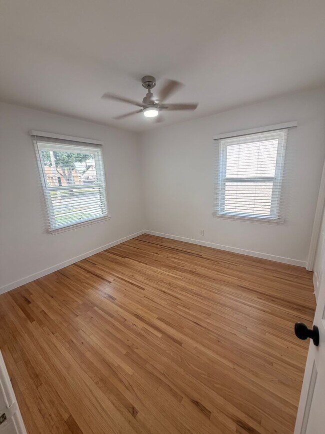 Building Photo - Remodeled 3 Bedroom Norwalk House For Rent!