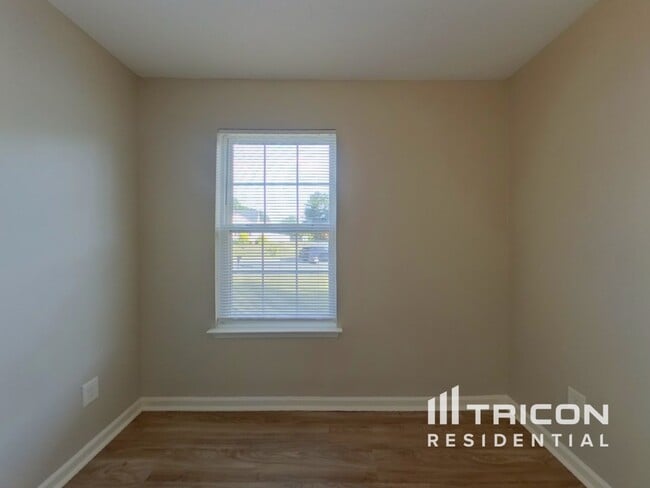 Building Photo - 1134 Summit Hills Dr