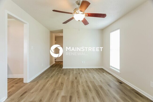 Building Photo - 5 Bedroom Pet-Friendly Home in TRUSSVILLE, AL with Main Street Renewal